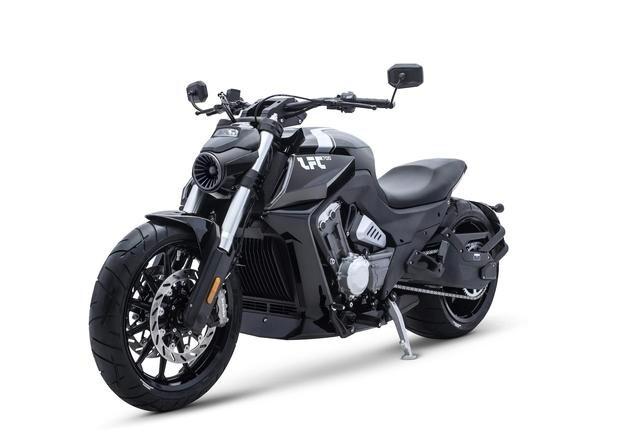 Benda Motorcycles LFC 700 LFC700 4 Cilindri 86 CV | Sport Cruiser Brembo KYB TFT