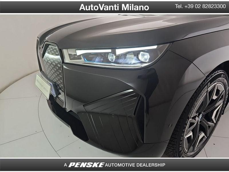 BMW iX xDrive40 Pacchetto Sportivo