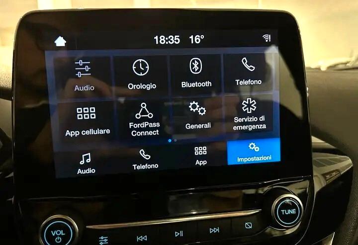 FORD FIESTA 1,1 TITANIUM-2 REVISIONI-UNICA PROPRIETARIA