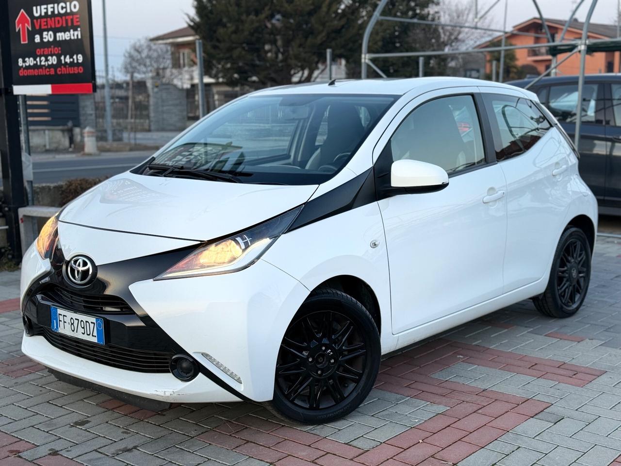 Toyota Aygo 1.0 VVT-i 69 CV 5 porte x-play