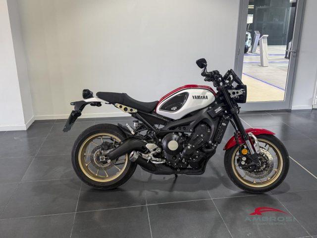 YAMAHA XSR 900