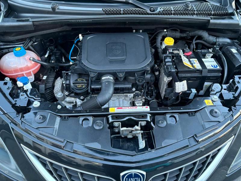 Lancia Ypsilon 1.0 firefly hybrid Gold s&s 70cv ADATTA NEOPATENTATI