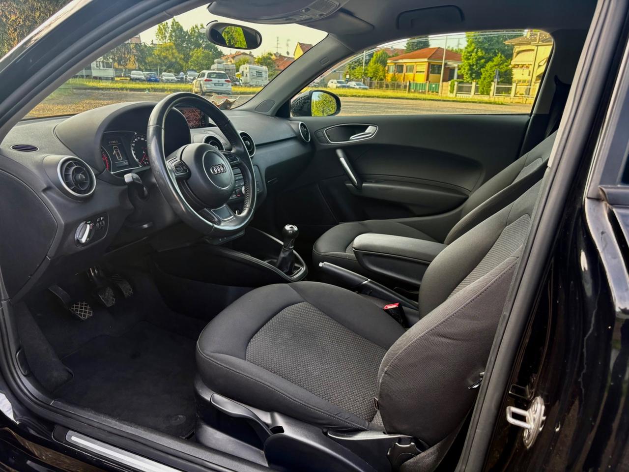 Audi A1 1.6 TDI 90cv ADMIRED SI NEO PATENTATI