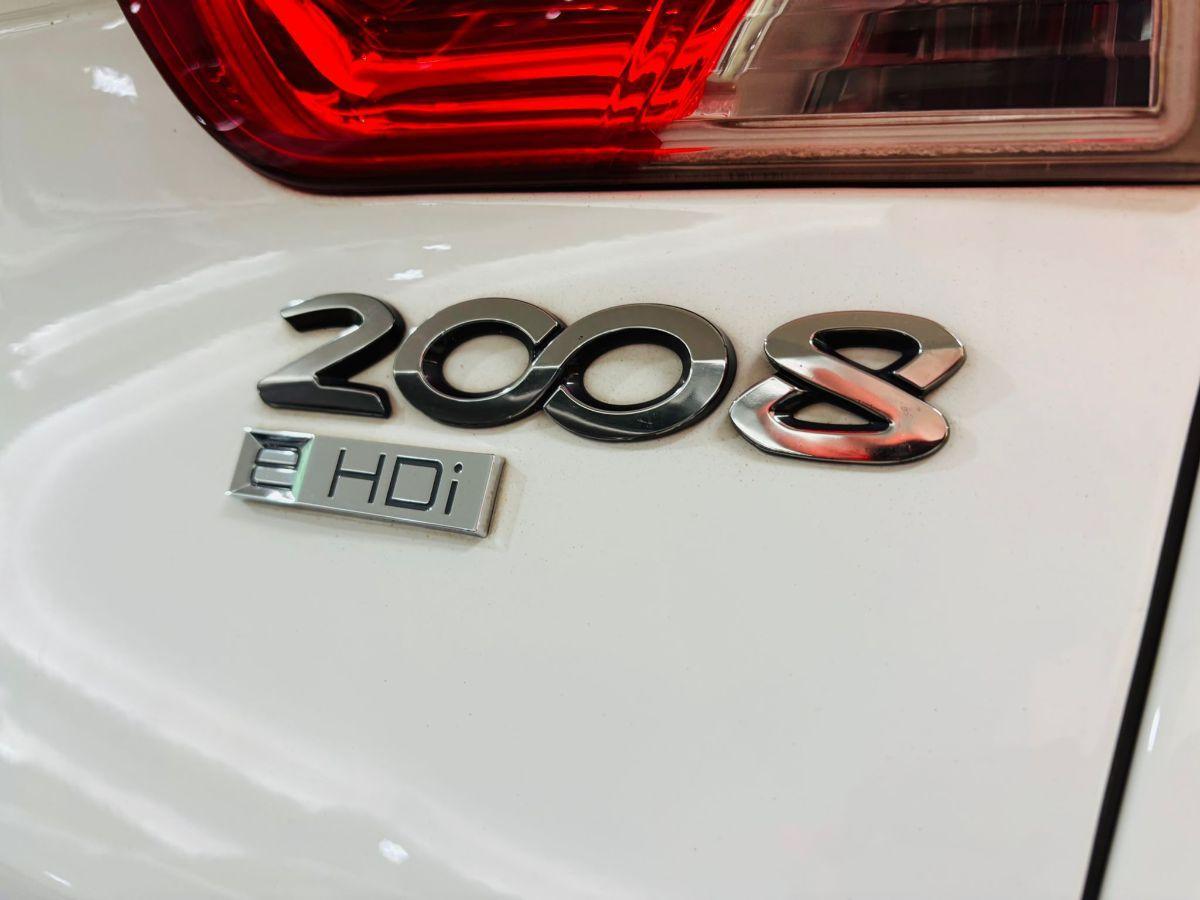 Peugeot 2008 1.6 e-HDi 115 CV S&S Féline Panorama