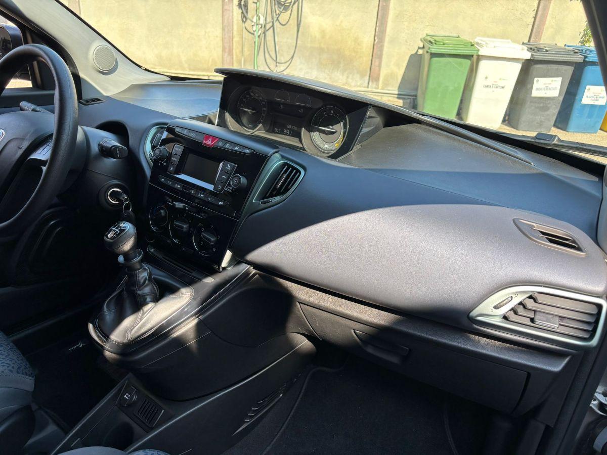 LANCIA Ypsilon 1.0 FireFly 5p.S&S Hybrid Silver