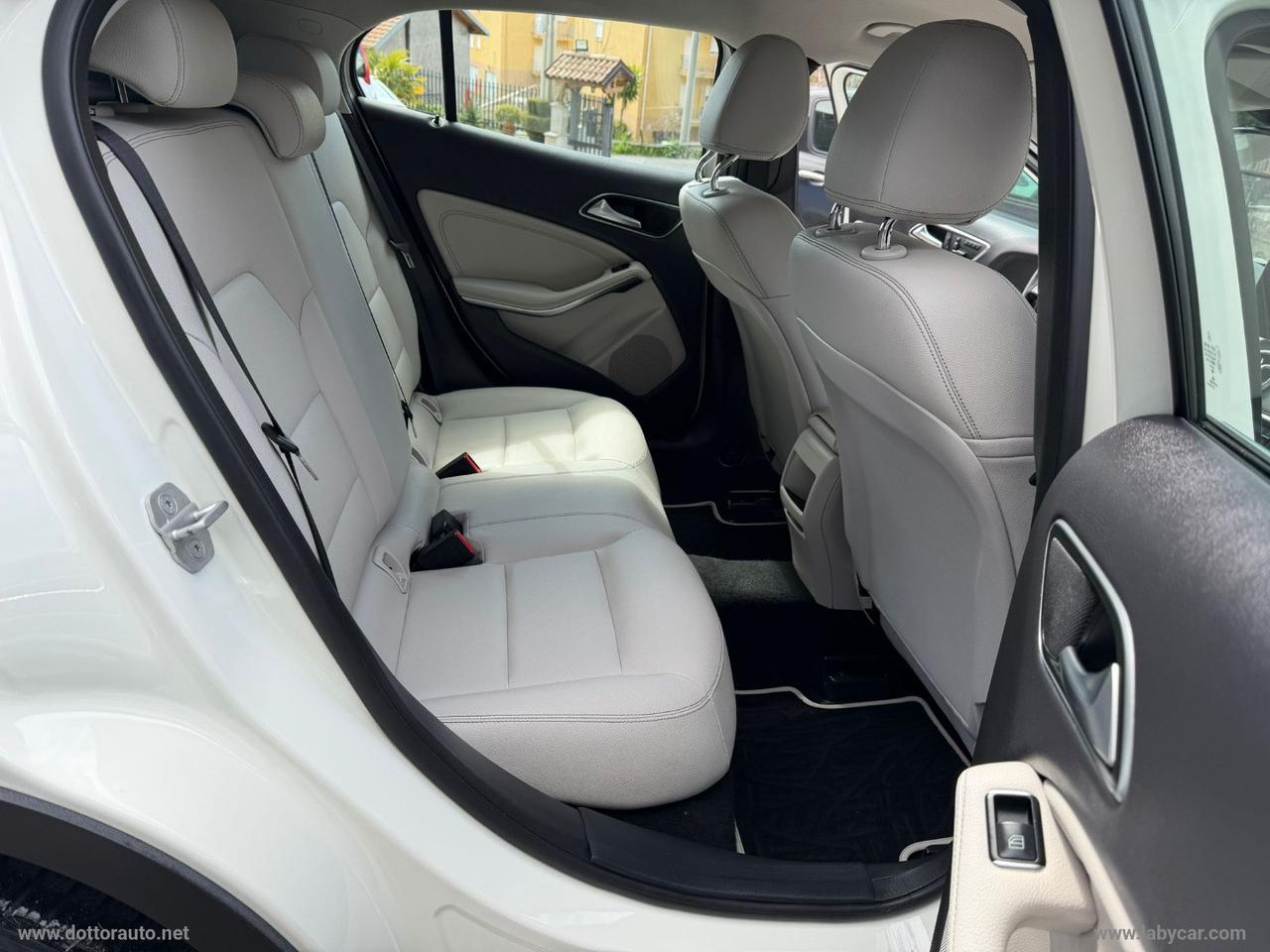 MERCEDES-BENZ GLA 200 d Automatic 4Matic Premium