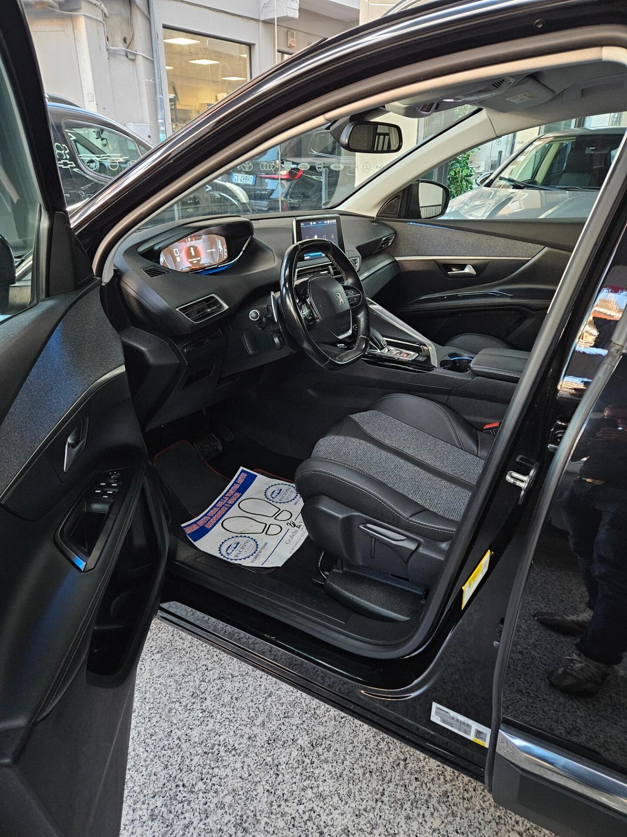 Peugeot 3008 BlueHDi 130 S&S EAT8 Allure