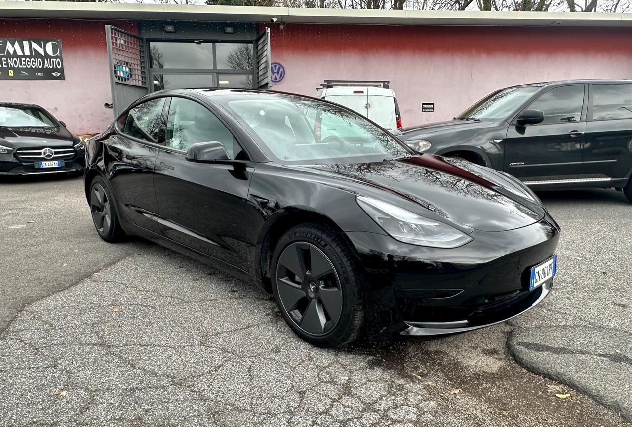 Tesla Model 3 Model 3 RWD Unipro Fun. Guida autonoma al massimo potenziale 30900 km Permute Rate e Finanziamenti