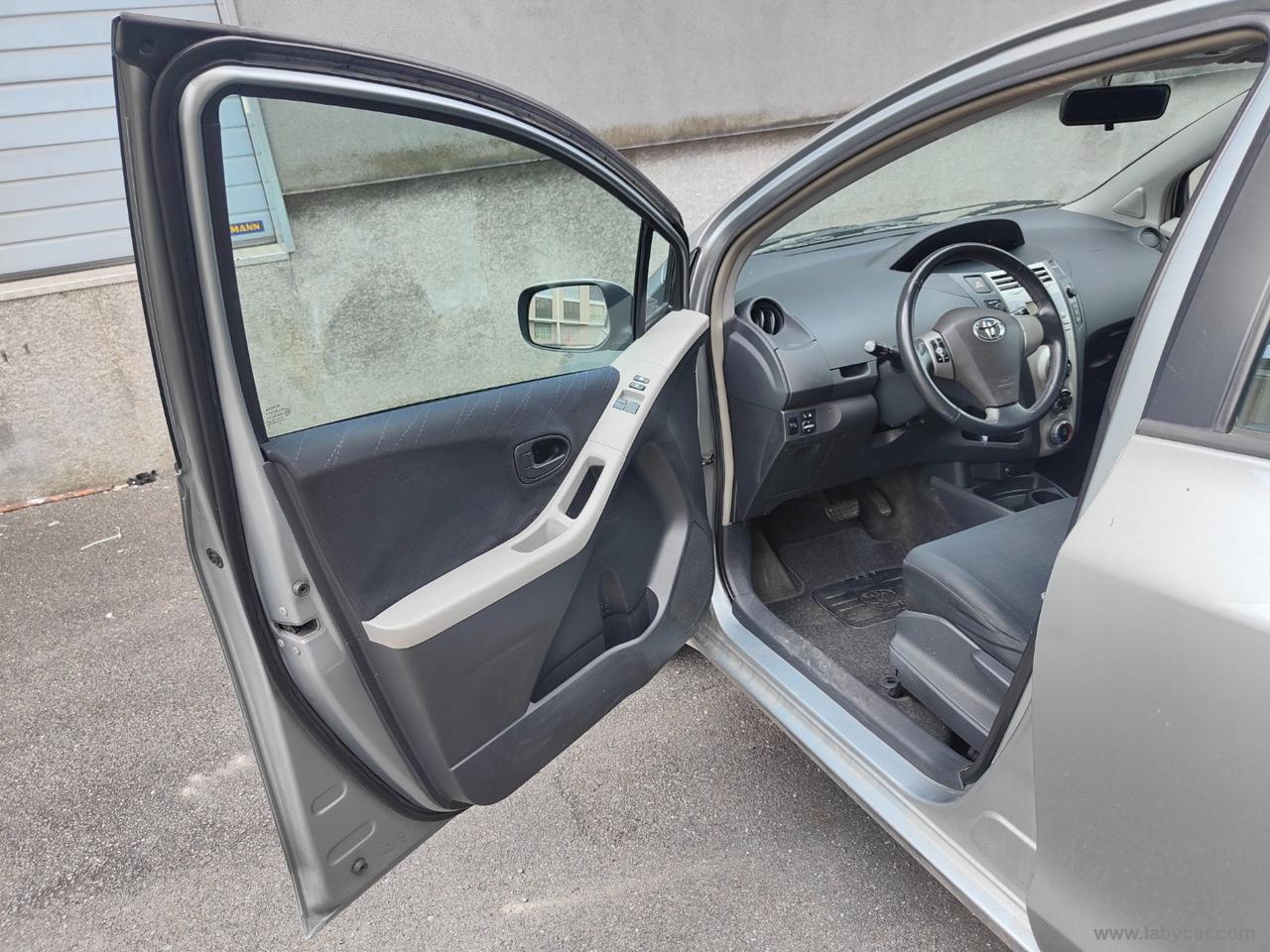 TOYOTA Yaris 1.4 D-4D 5p. AUTOMATICA NEOPATENTATI