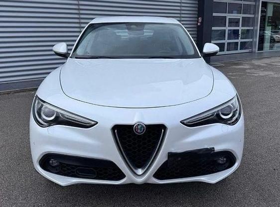 Alfa Romeo Stelvio 2.2 Turbodiesel 210 CV AT8 Q4 Executive