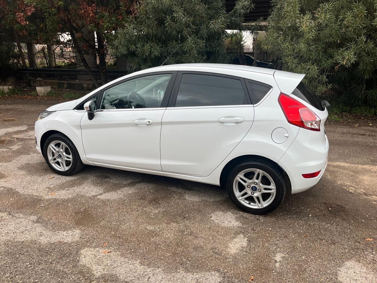 Ford Fiesta 1.4 5p. Bz.- GPL Titanium Garantita