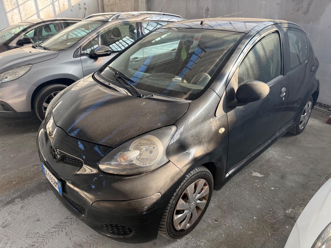 Toyota Aygo 1.0 12V VVT-i 5 porte NEOPATENTATI