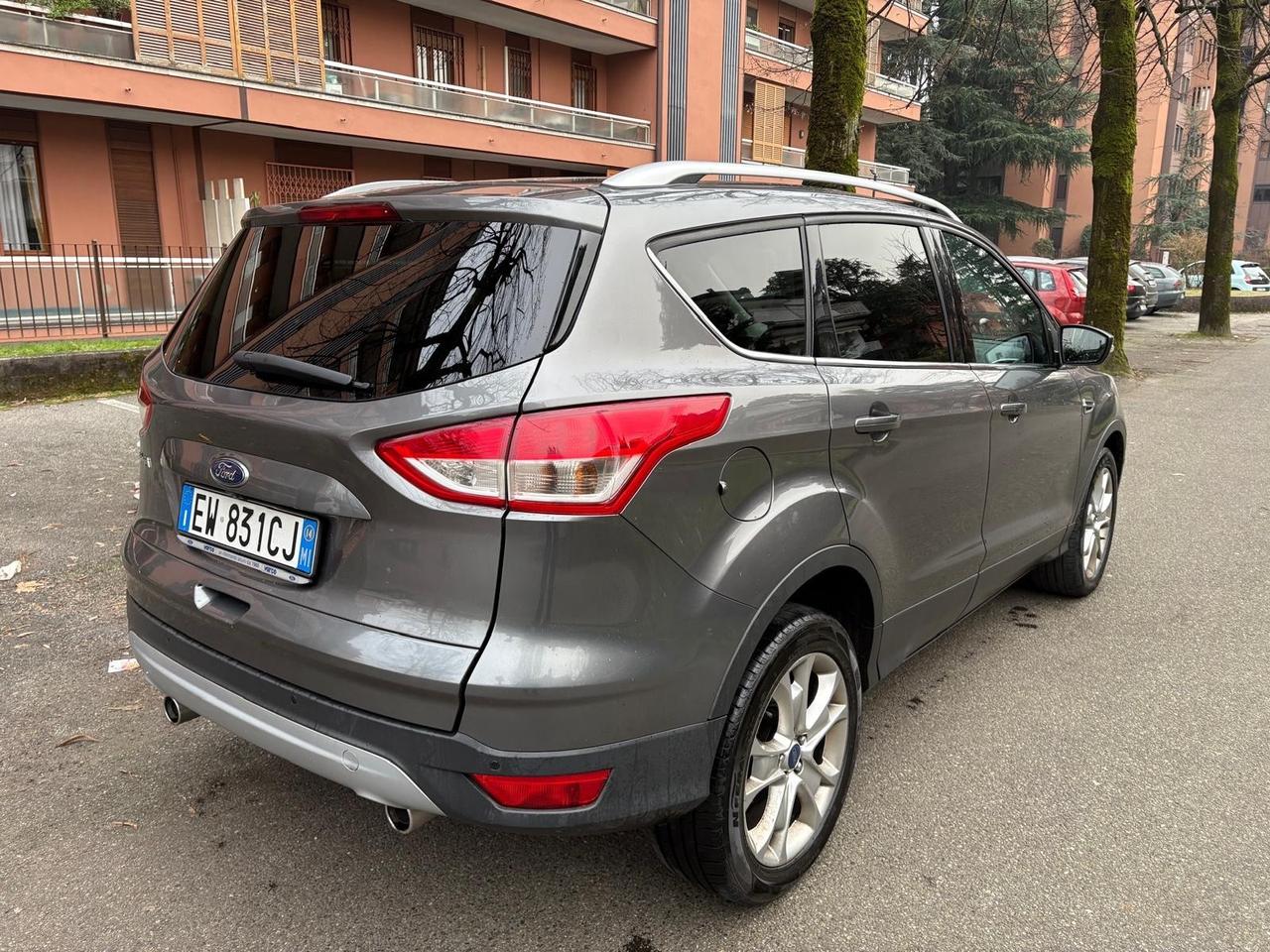 Ford Kuga 2.0 TDCI 140 CV 4WD Powershift Business