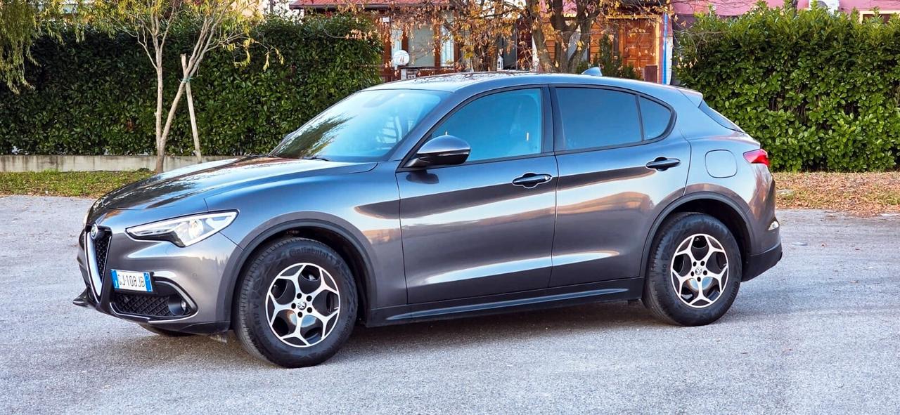 Alfa Romeo Stelvio 2.2 Turbo Diesel 160CV Super AT8 RWD