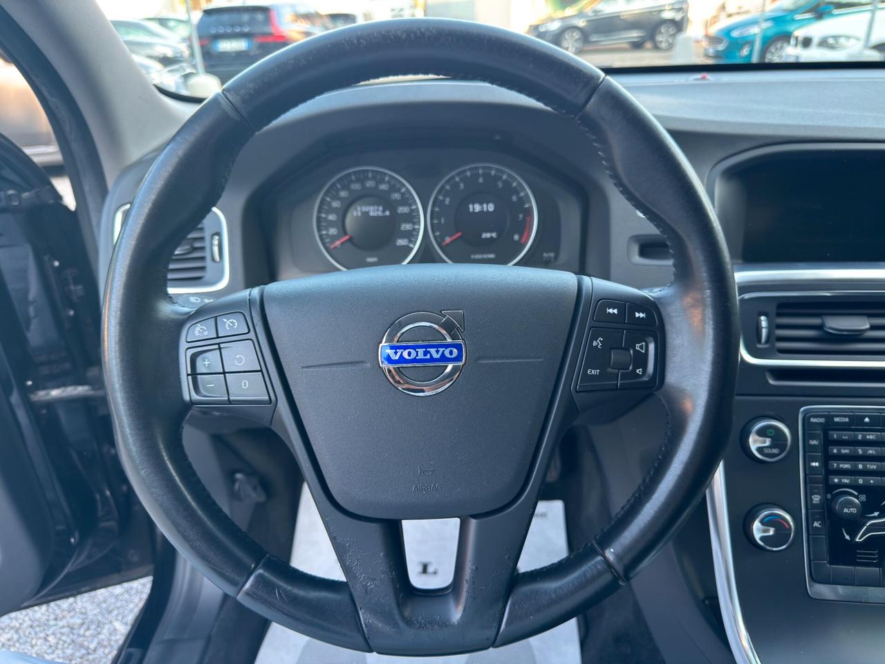 Volvo V60 T3 Powershift Momentum
