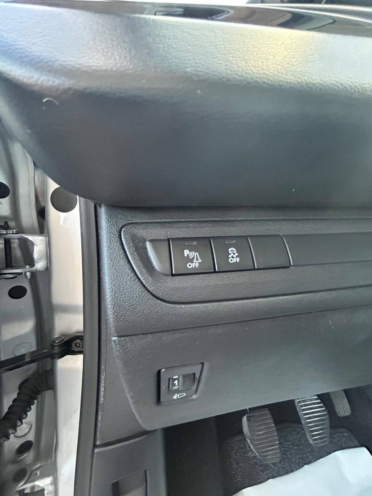 Peugeot 208 1.2 VTi 82 CV 3 porte Access