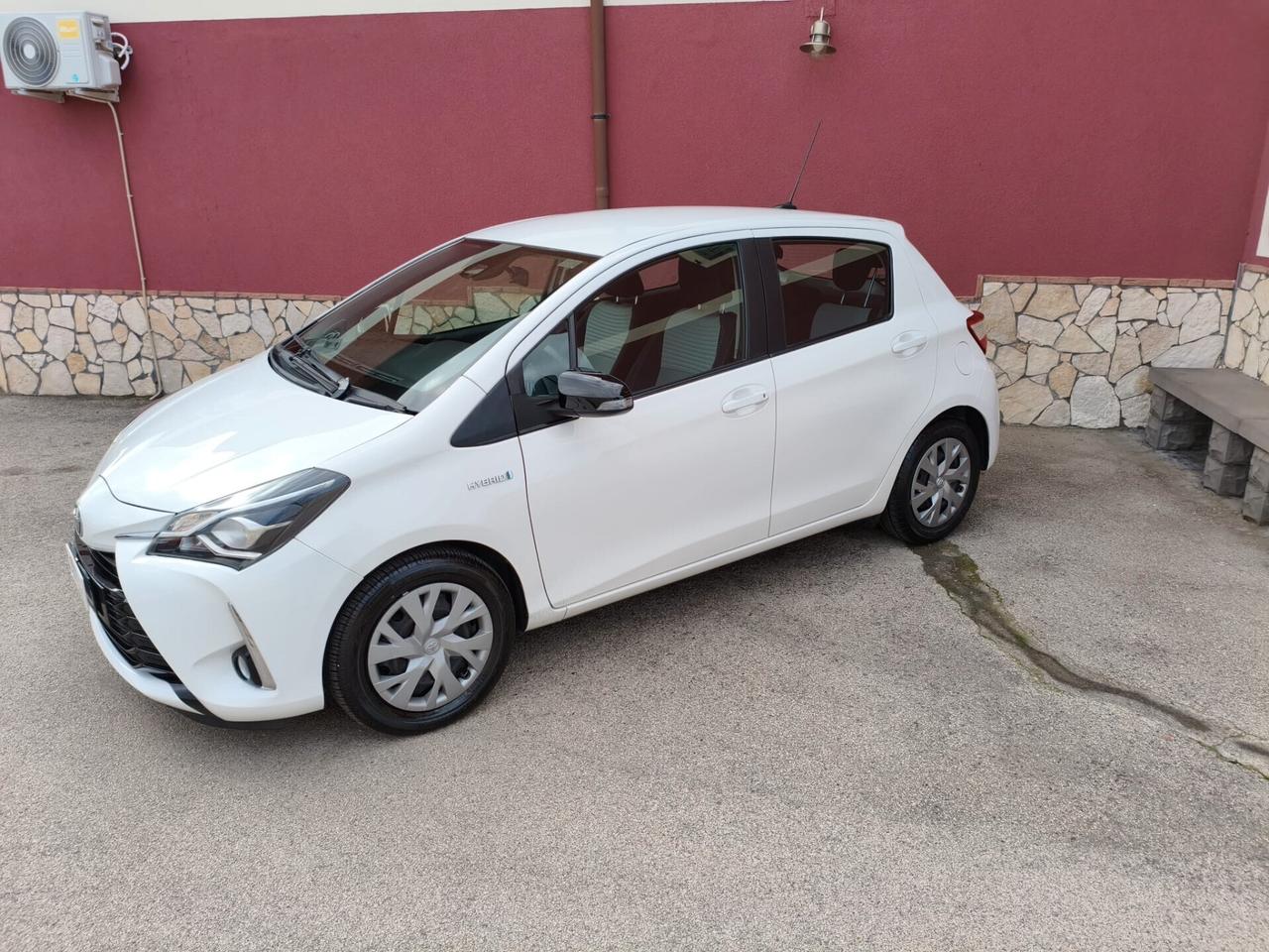 Toyota Yaris 1.5 Hybrid 5 porte Business