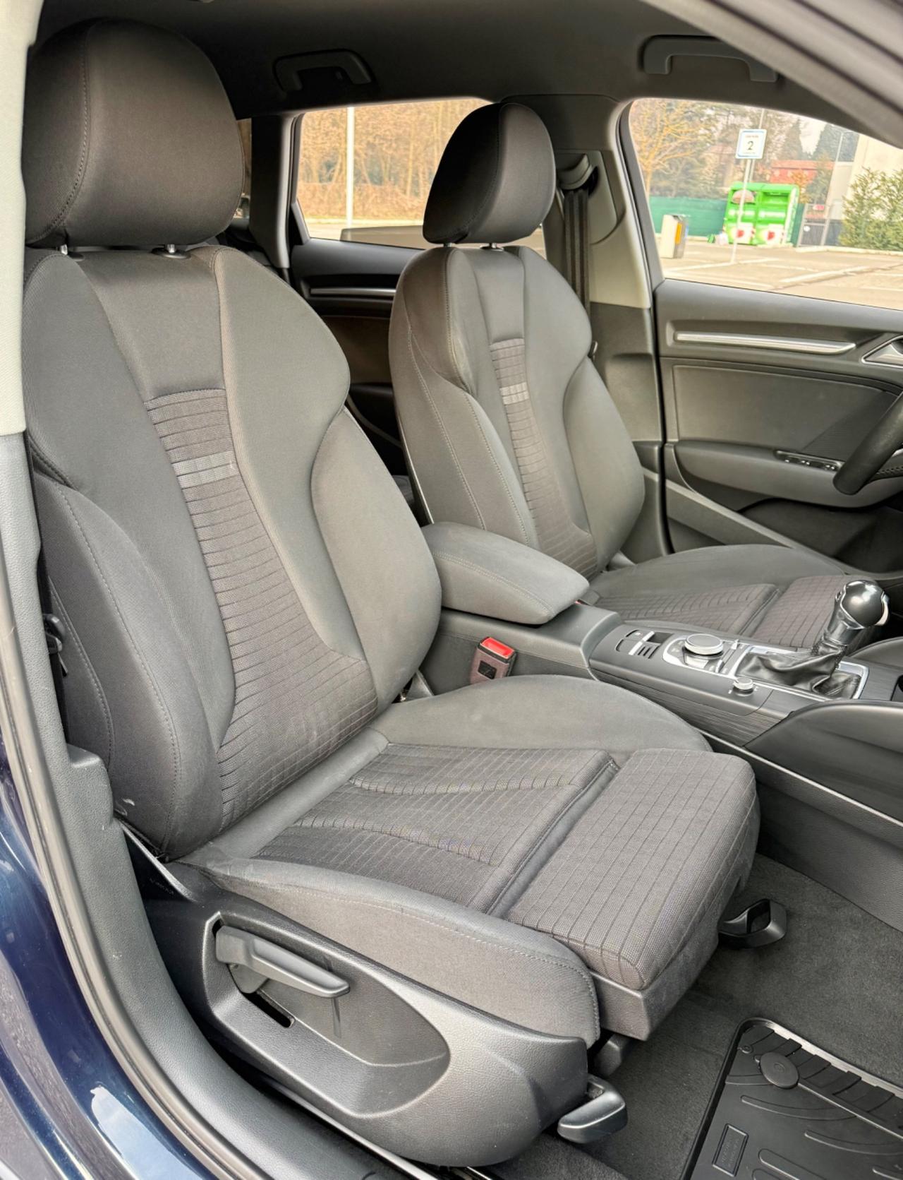 Audi A3 SPB 1.6 TDI S tronic*Navi*Led*Xenon