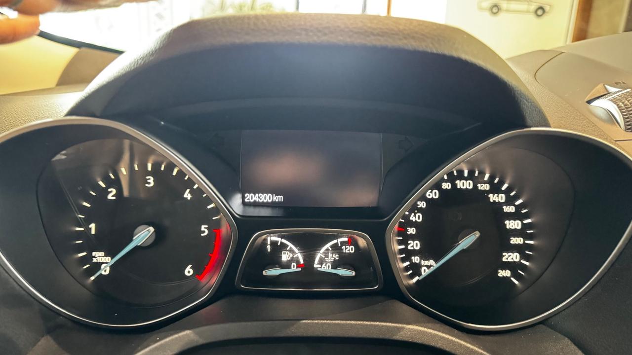 Ford Kuga 1.5 TDCI 120 CV S&S 2WD Powershift Titanium