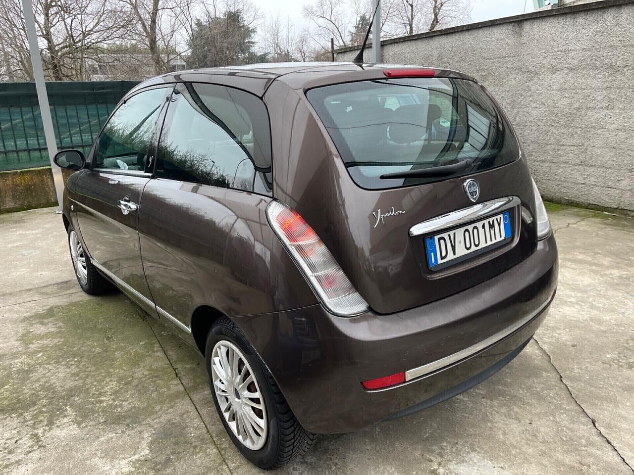 LANCIA YPSILON PLATINUM 1.2 BENZINA EURO4 NEOPATENTATI