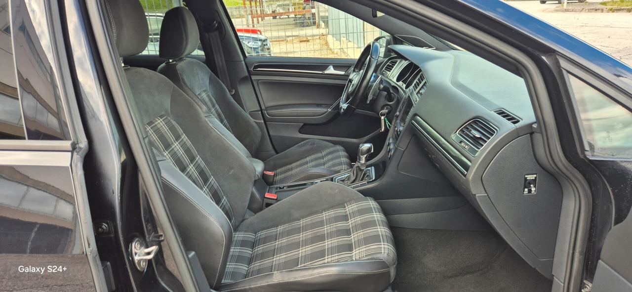Volkswagen Golf GTD 2.0 TDI DSG 184CV