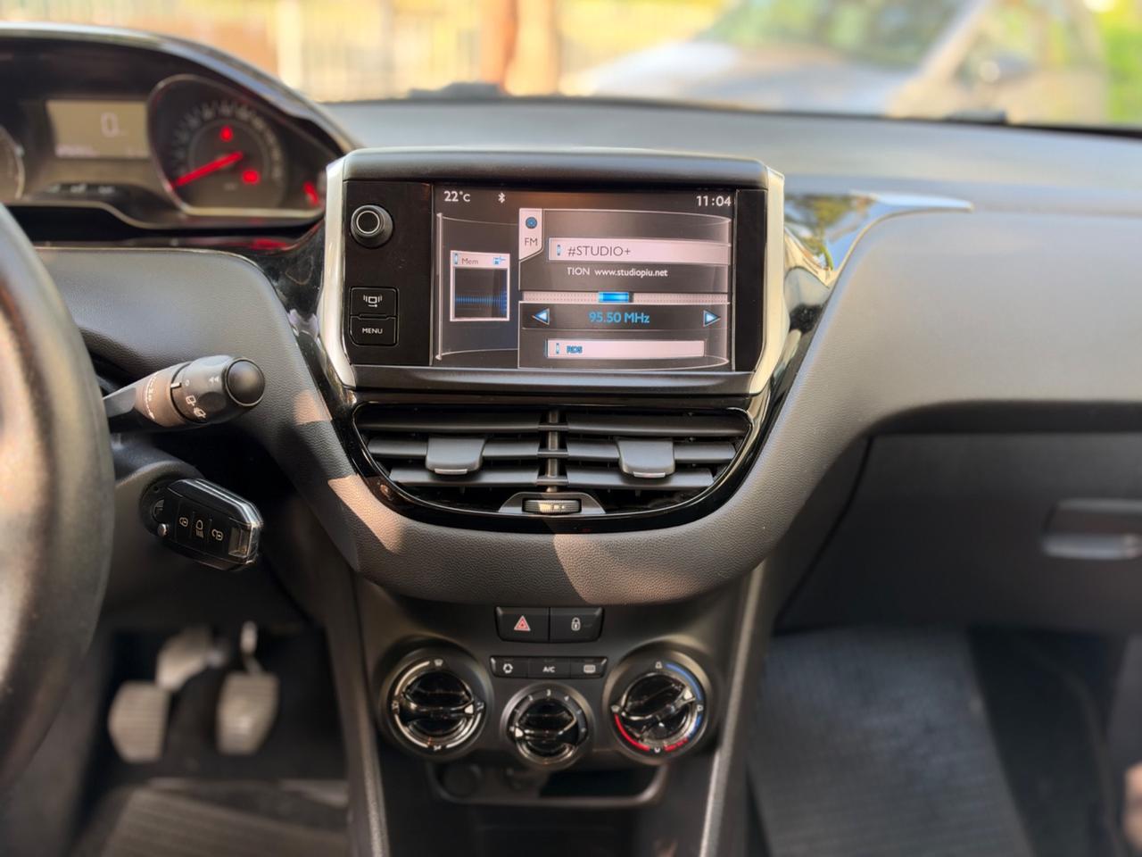 Peugeot 208 1.4 HDi 68 CV 5 porte Allure