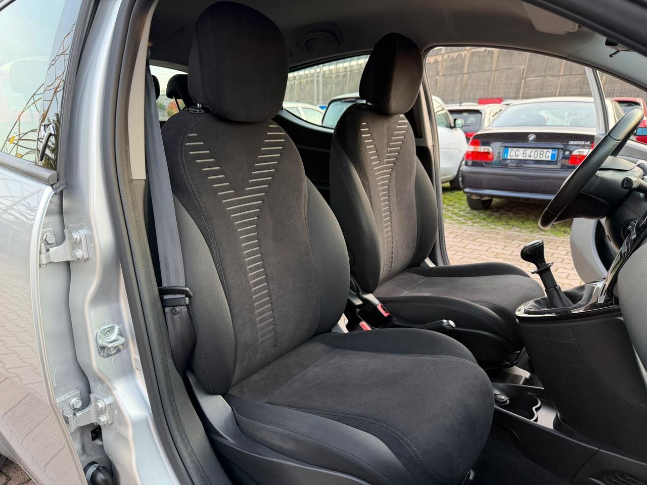 Lancia Ypsilon 1.2 69 CV 5 porte S&S Gold OK NEOPATENTATI