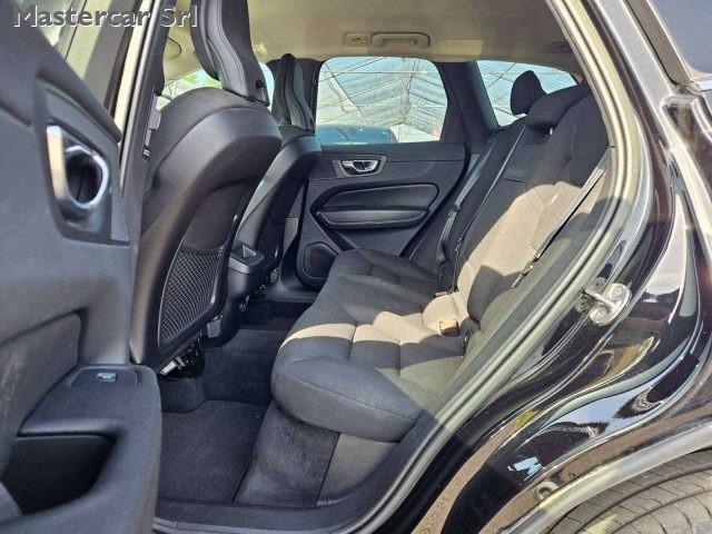 VOLVO XC60 XC60 II 2022 2.0 b4 Momentum auto - GJ250YF