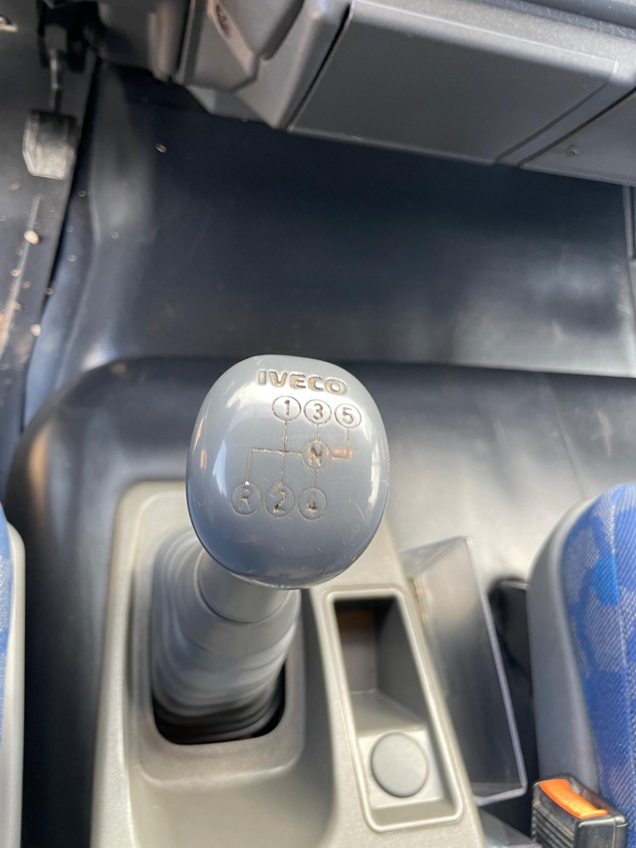 Iveco Eurocargo 75 E 15 con sponda