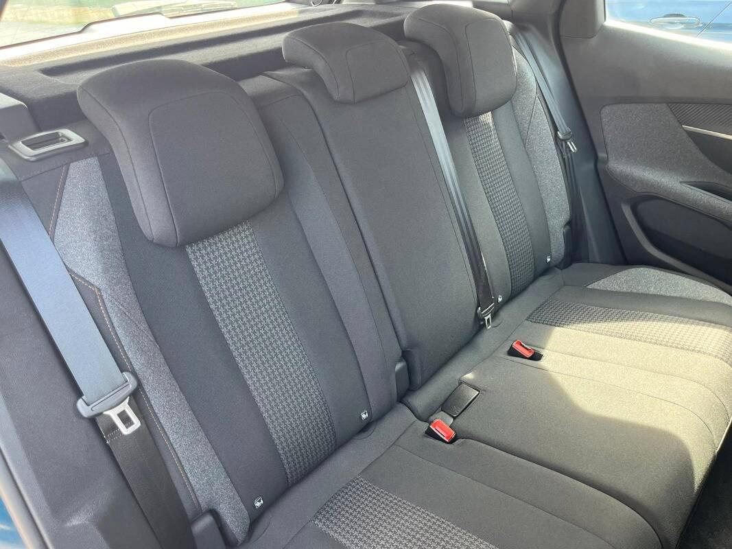 Peugeot 3008 II 1.5 bluehdi Active Pack s&s 130cv
