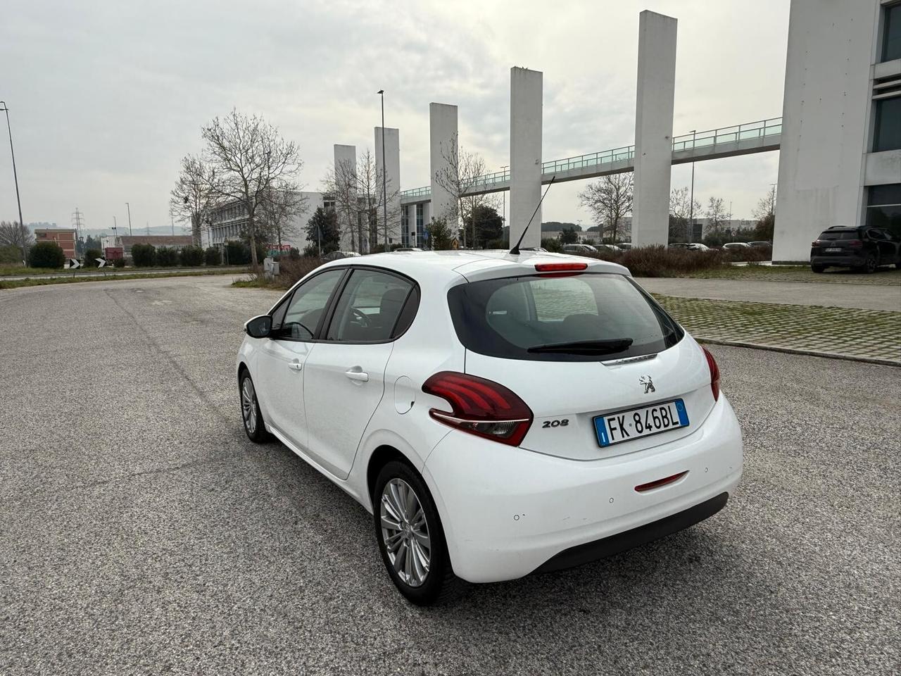 Peugeot 208 BlueHDi 75 5 porte Allure