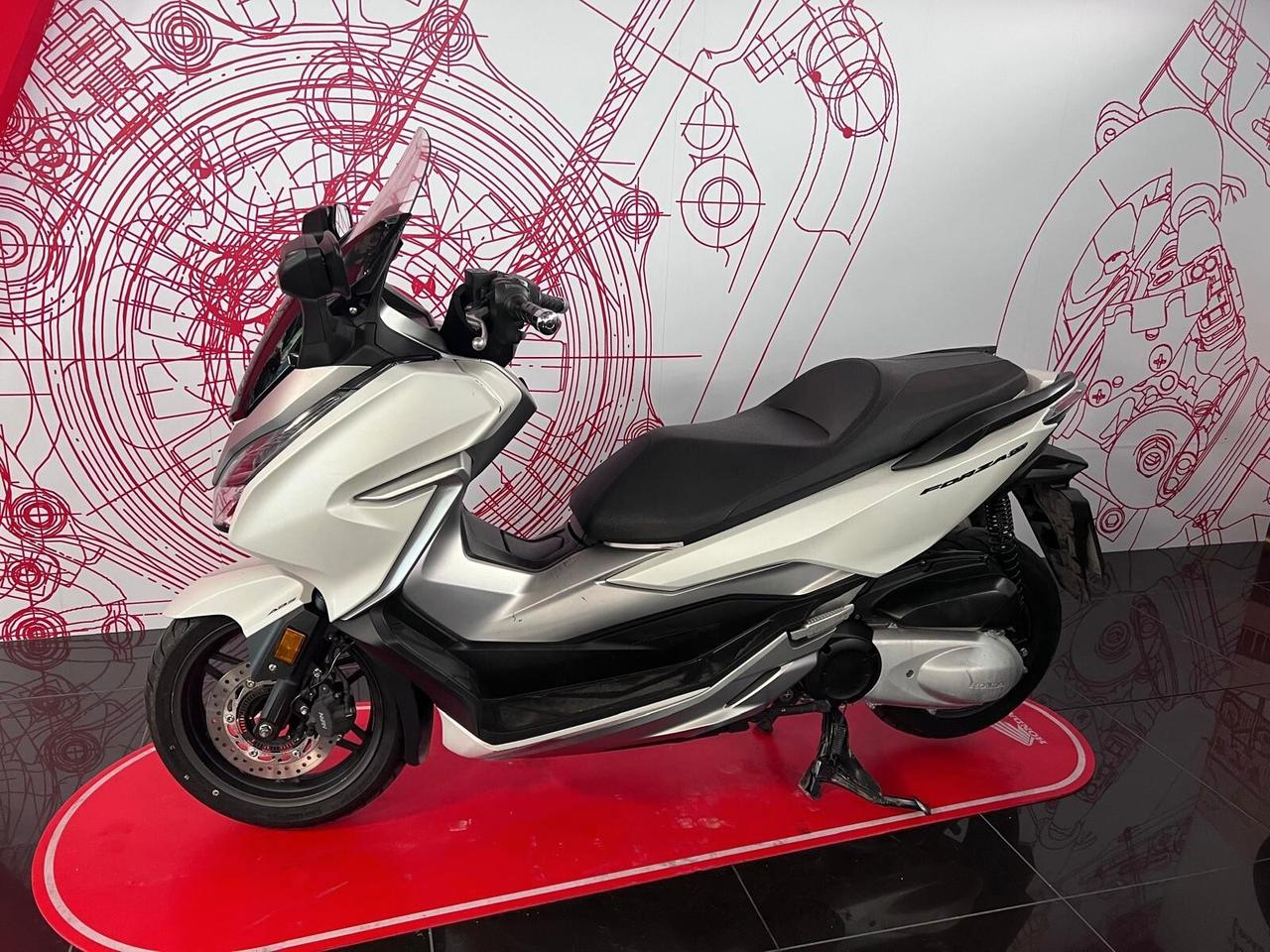 Honda Forza 300 2021