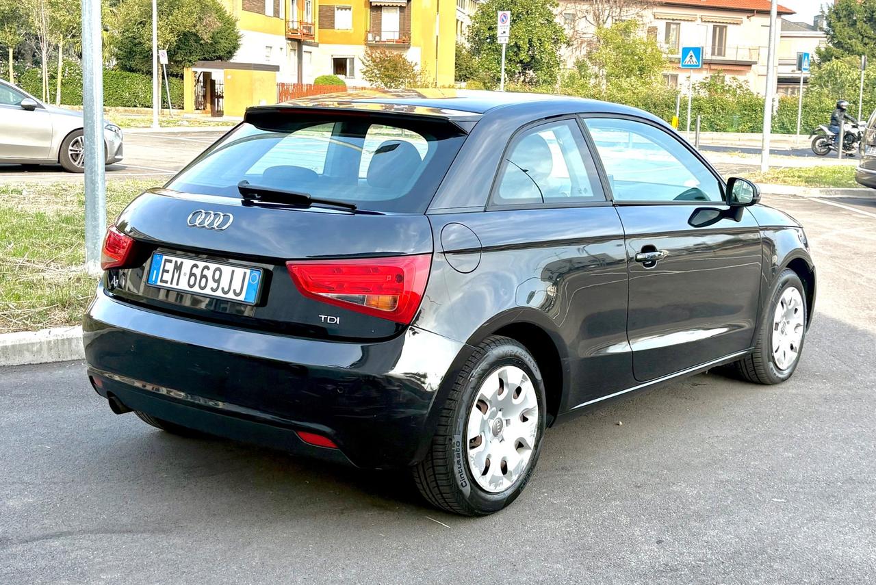 Audi A1 1.6 TDI 90cv si neo patentati non paga bollo