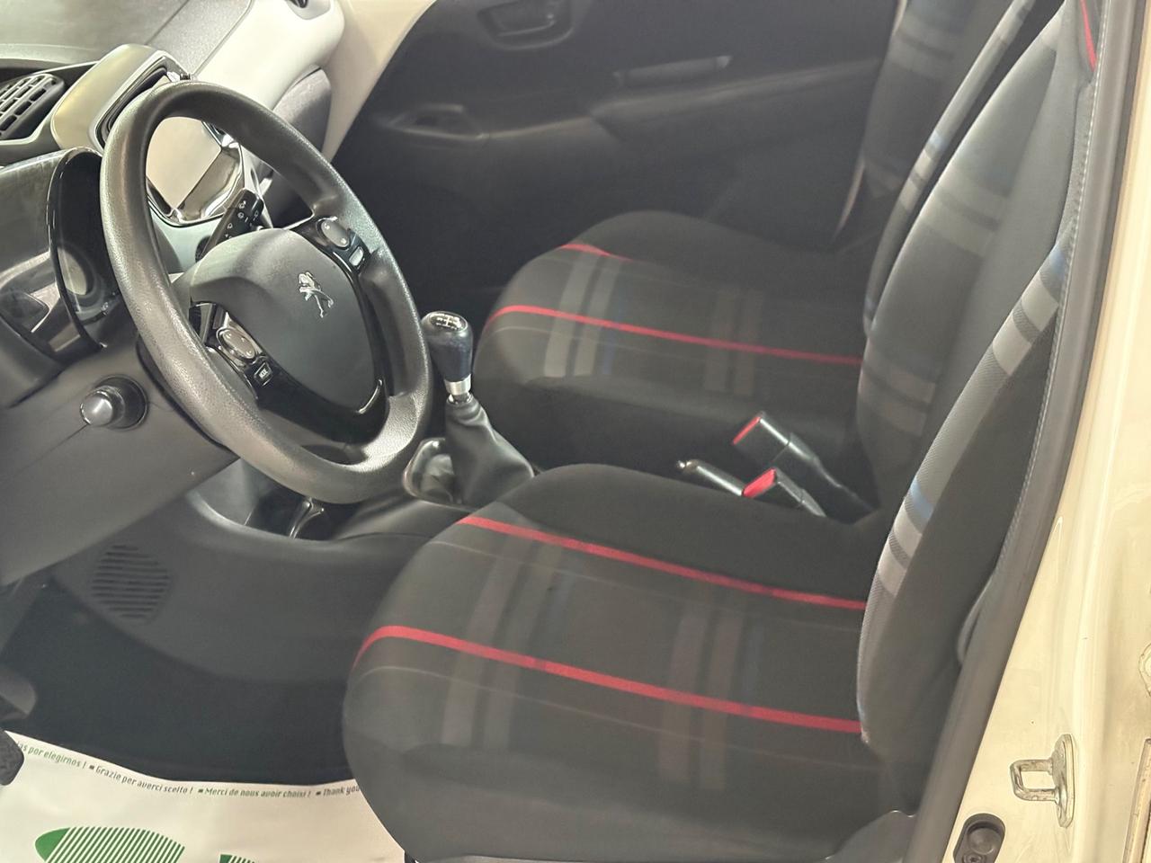 Peugeot 108 VTi 68 5 porte Allure TOP!