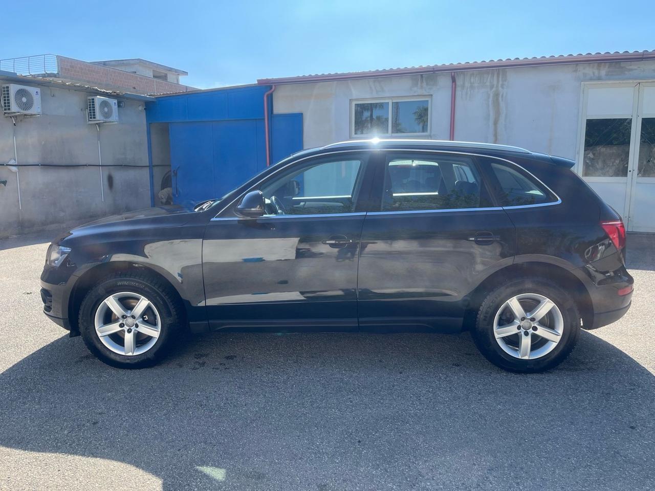 Audi Q5-2.0 tdi/170 cv-s.tronic-4X4-2012