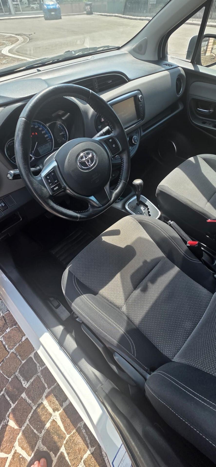 Toyota Yaris HYBRID 5P ACTIVE