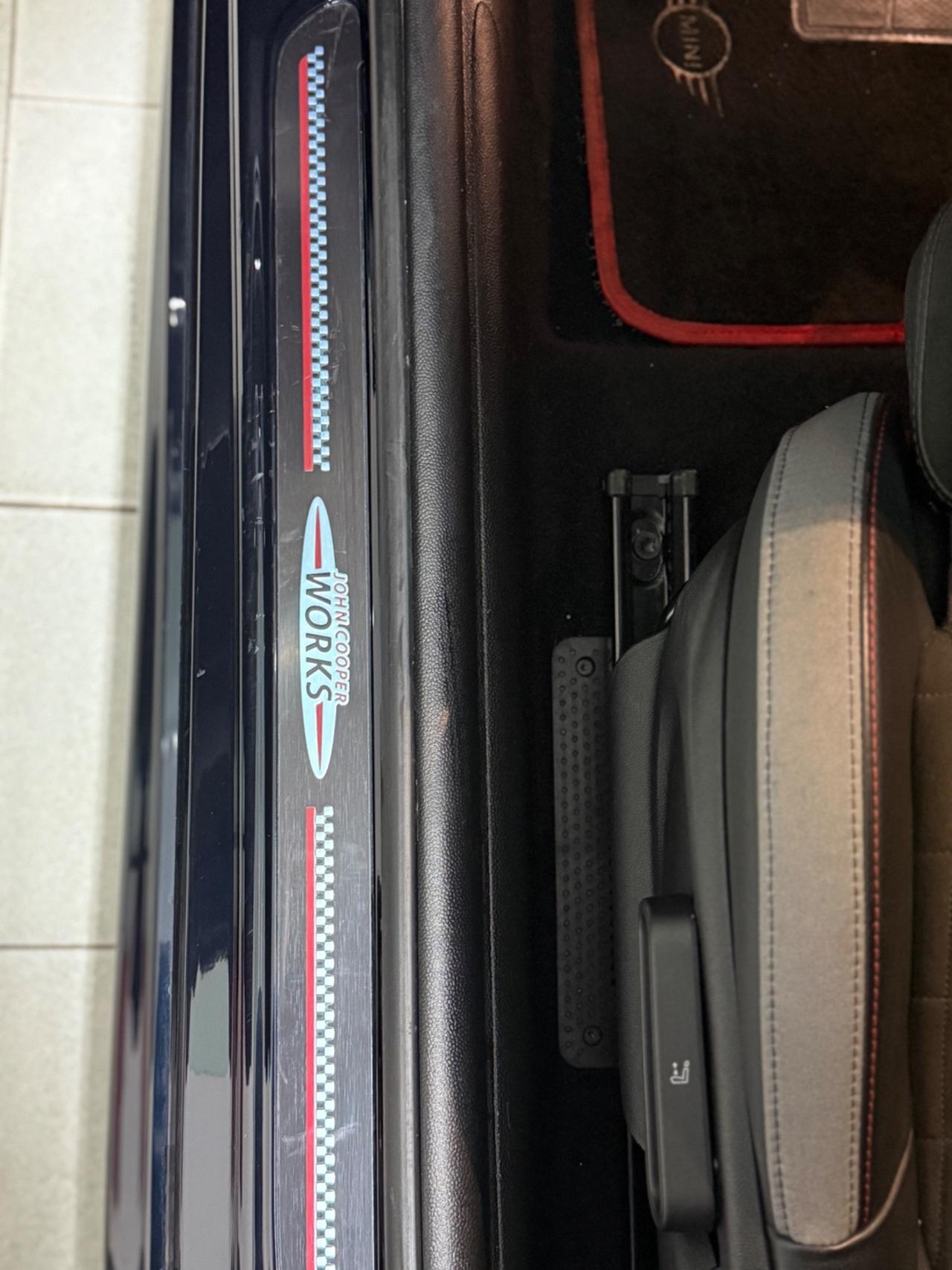 Mini ALLESTIMENTO JHON COOPER WORK