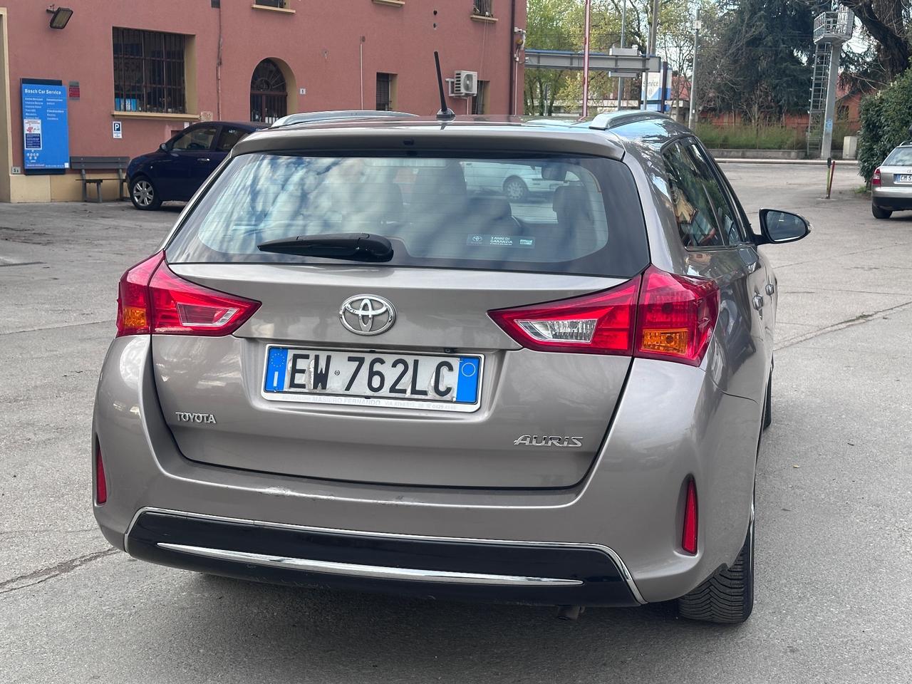 Toyota Auris Touring Sports 1.4 D-4D Lounge