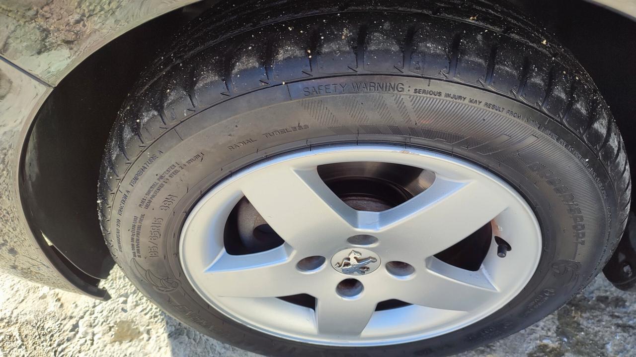 Peugeot 207 1.4 HDi 70CV 5p. Energie Sport