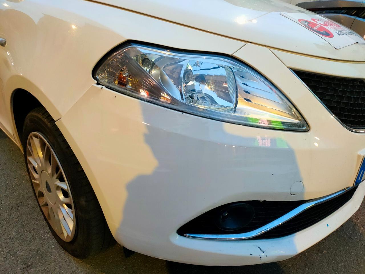 Lancia Ypsilon 1.2 69 CV 5p. Silver Neopatentati