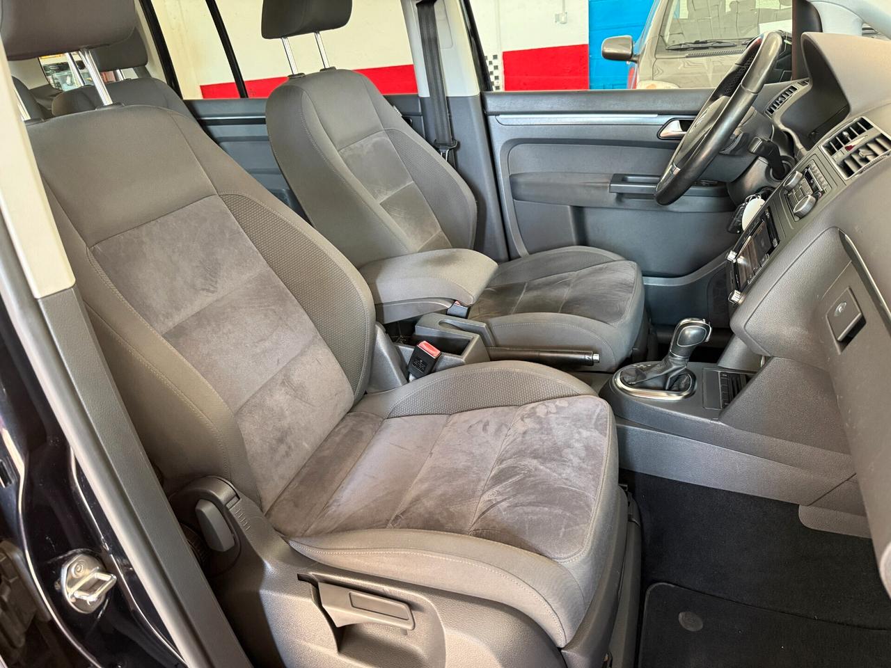 Volkswagen Touran 2.0 TDI 170 CV DSG - CINGHIA OK