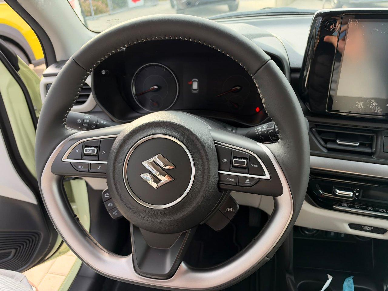 Suzuki Swift 1.2 Hybrid Top