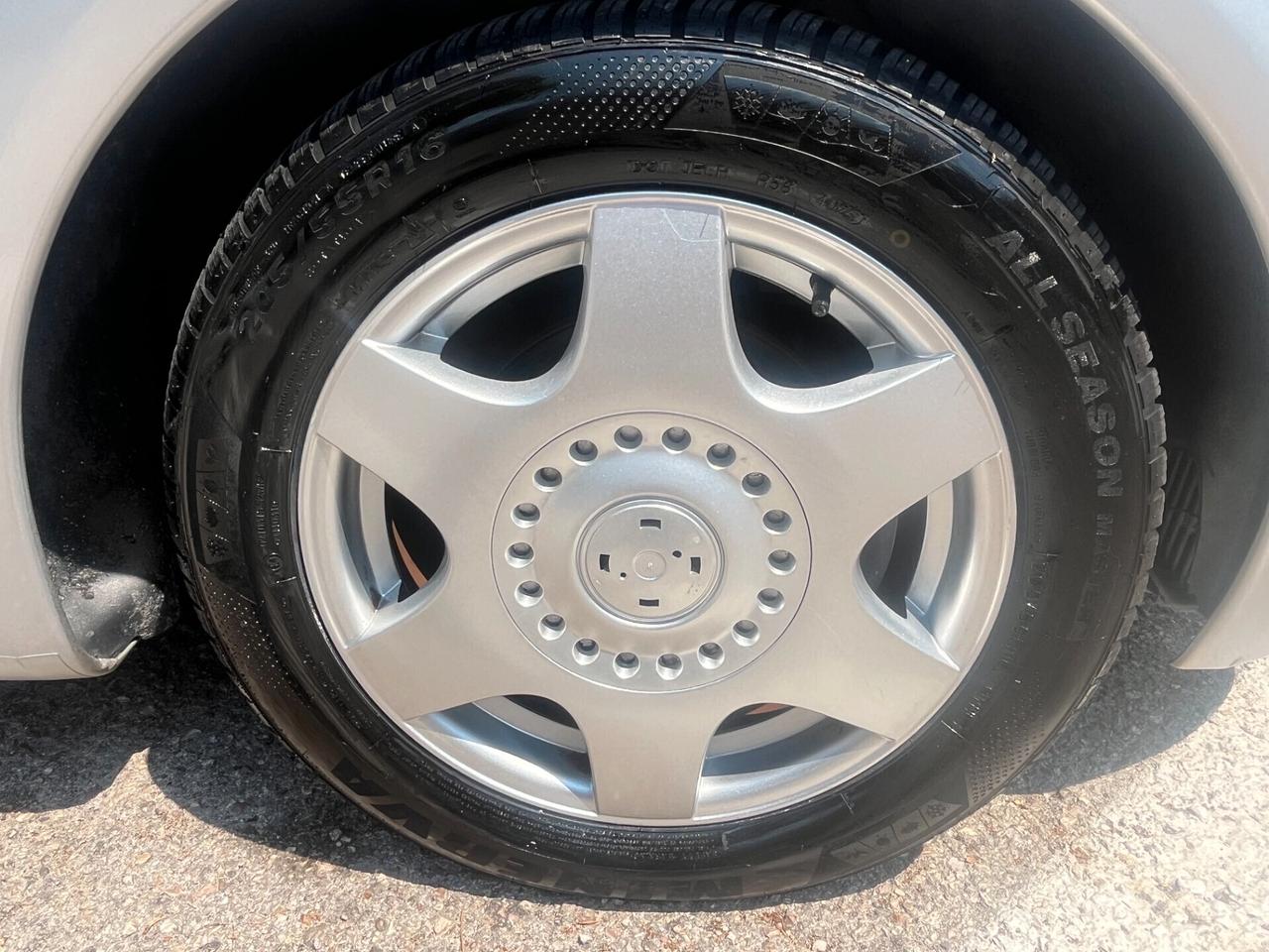VOLKSWAGEN NEW BEETLE 1.9 TDI EN VOGUE OK NEOPATENTATI GARANZIA 12 MESI CON DICHIARAZIONE DI CONFORMITA' LEGALE