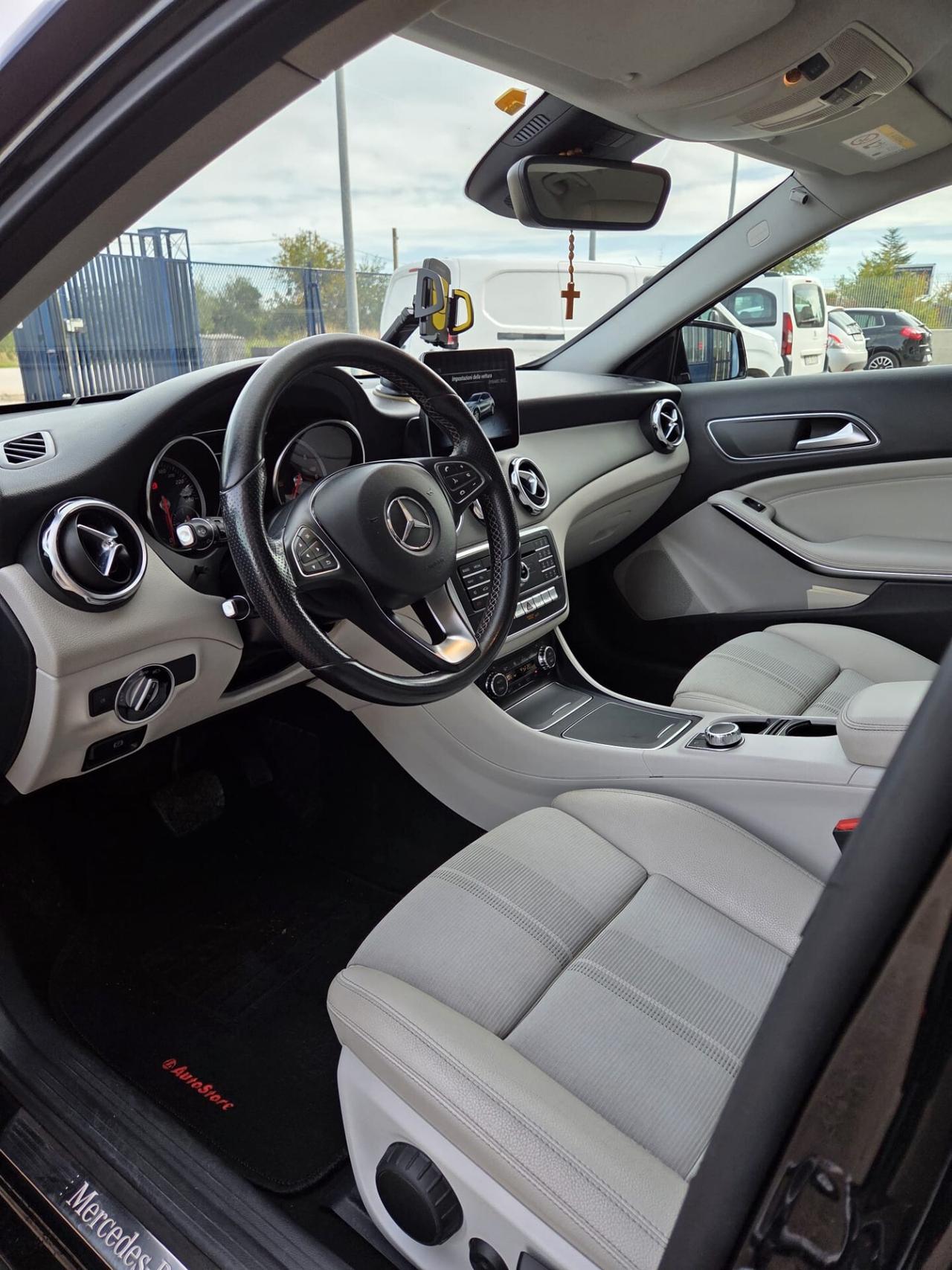 Mercedes-benz GLA 220 d Automatic 4Matic Premium