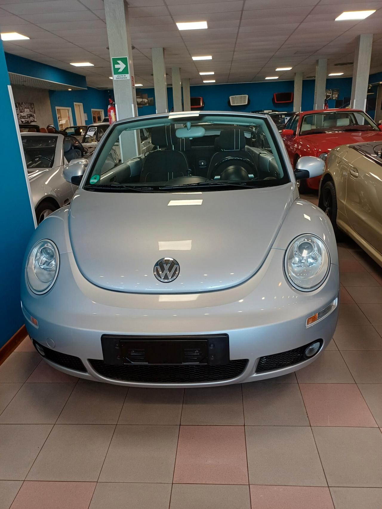 Volkswagen New Beetle 1.6 Cabrio NEOPATENTATI