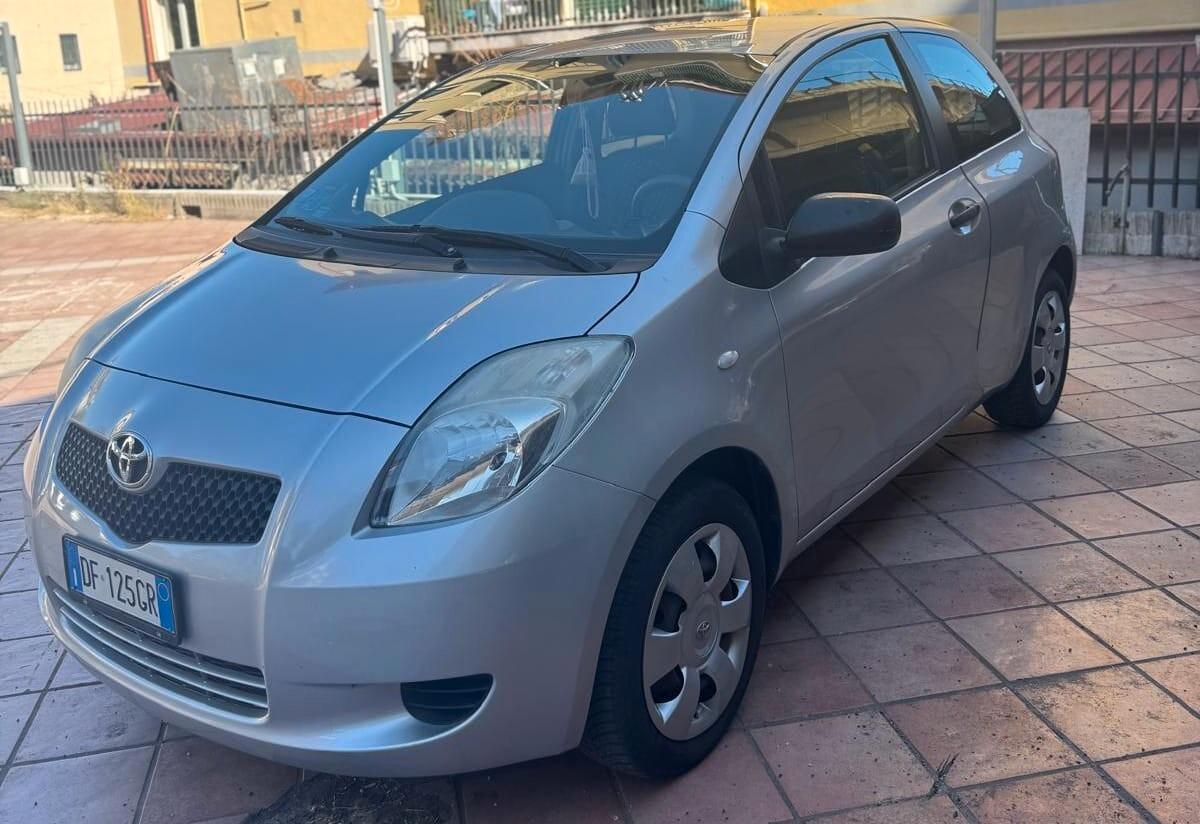 Toyota Yaris Verso 1.3i 16V cat Luna '03