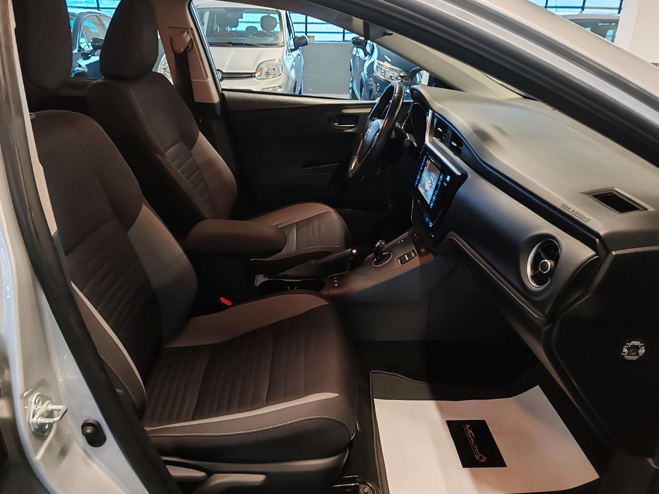 Toyota Auris 1.8 Hybrid Lounge