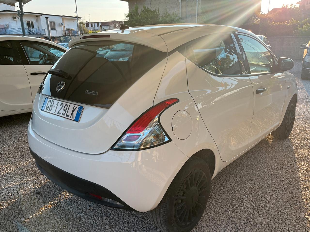 Lancia Ypsilon 1.0 IBRIDA/BENZINA 12348 KM CERTIFICATI UNICO POROPRIETARIO