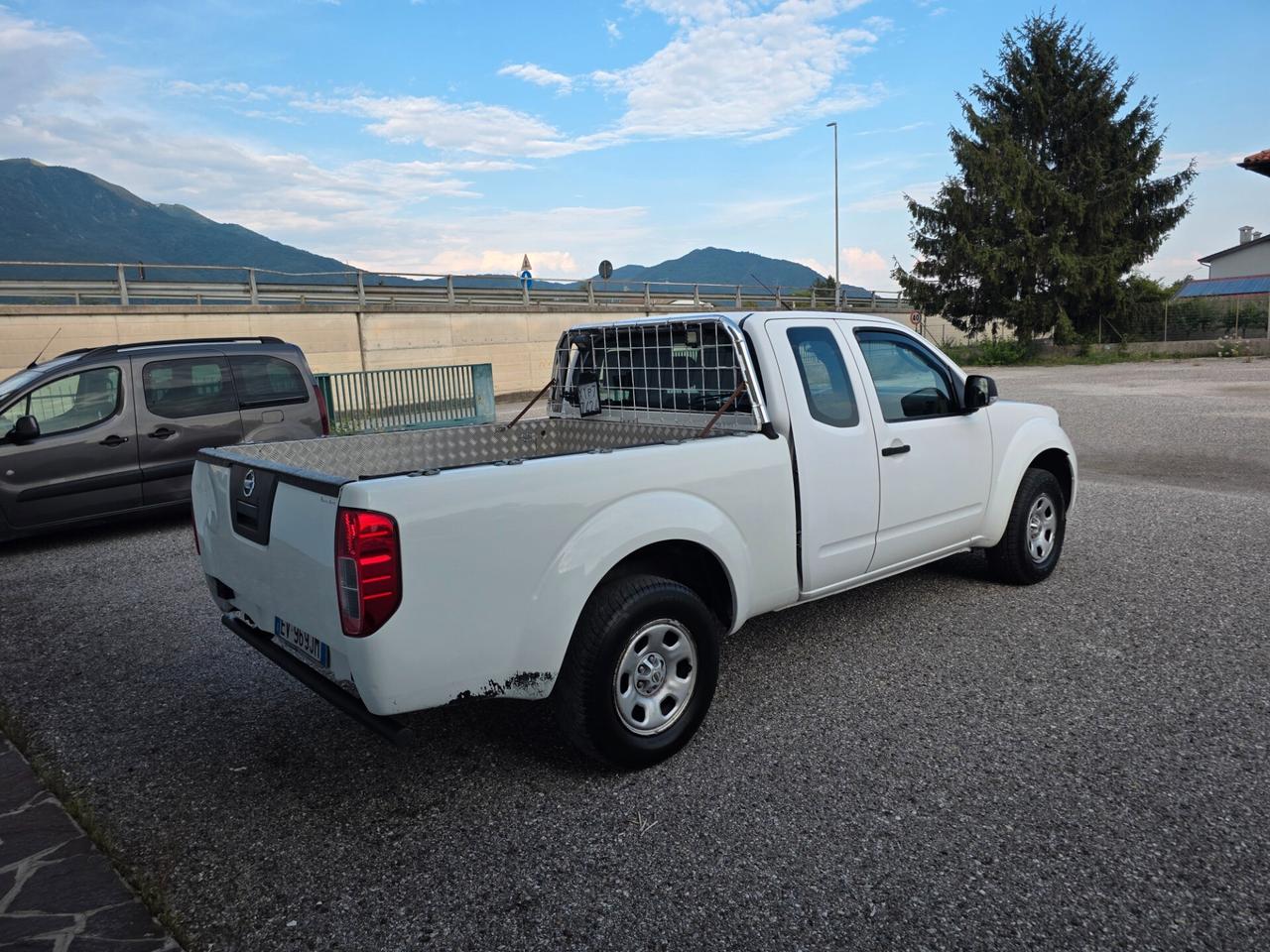 Nissan Navara 2.5 dCi perfetta e garantita 12 mesi