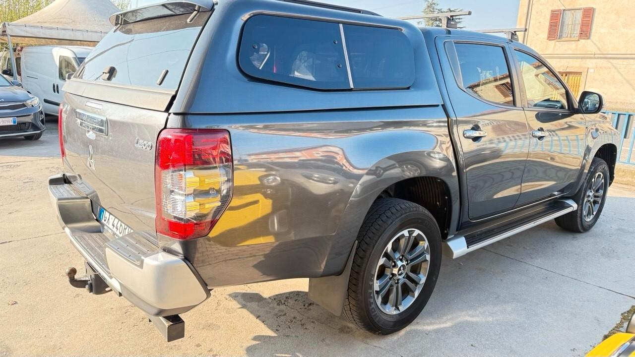 Mitsubishi L200 2.3 D Club Cab 4x4 Super Select Intense